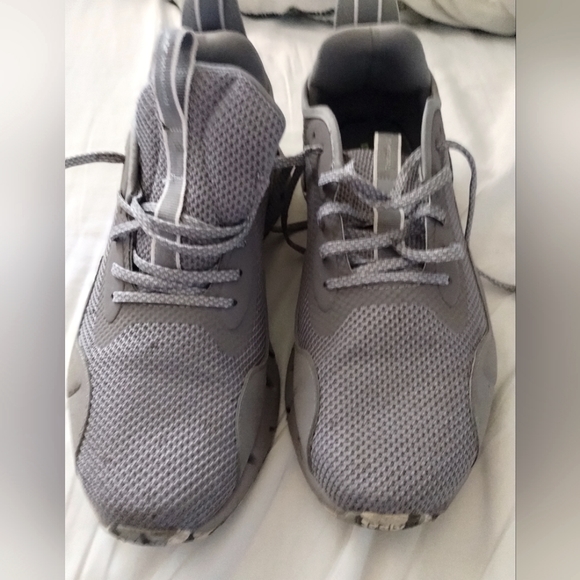 Reebok Shoes - Reebok Zig Dynamica Women's Sneakers in Subtle Purple-Gray - Size US 11 (Pre-Own